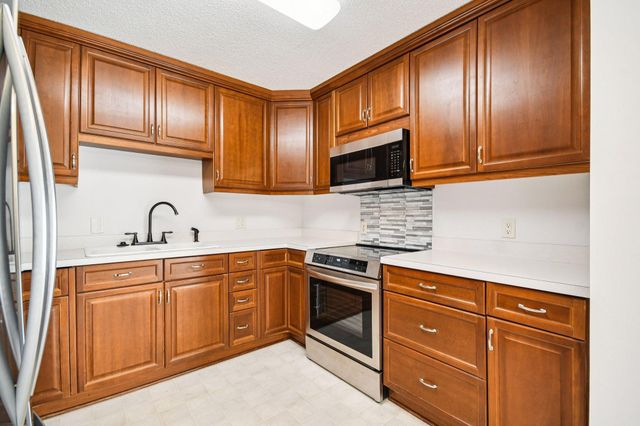 2601 Kenzie Terrace 217, Saint Anthony, MN 55418