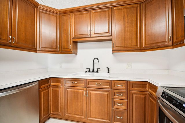 2601 Kenzie Terrace 217, Saint Anthony, MN 55418