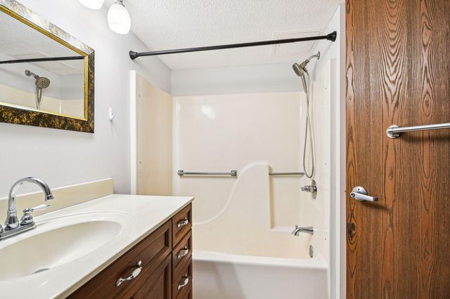 2601 Kenzie Terrace 217, Saint Anthony, MN 55418