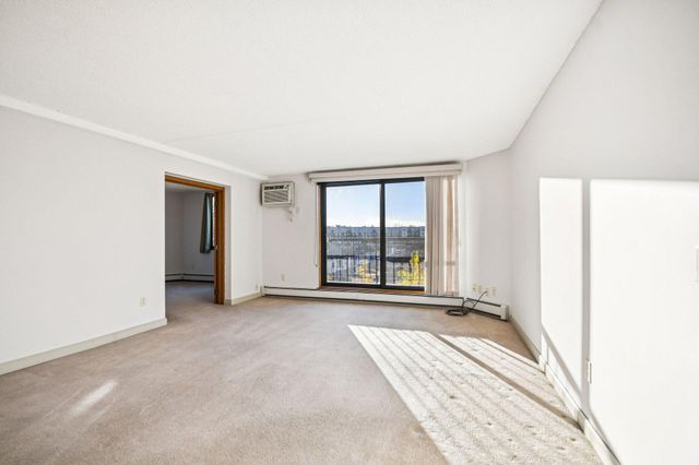 2601 Kenzie Terrace 217, Saint Anthony, MN 55418