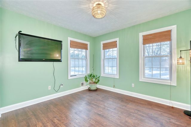 1272 State Road, Webster, NY 14580