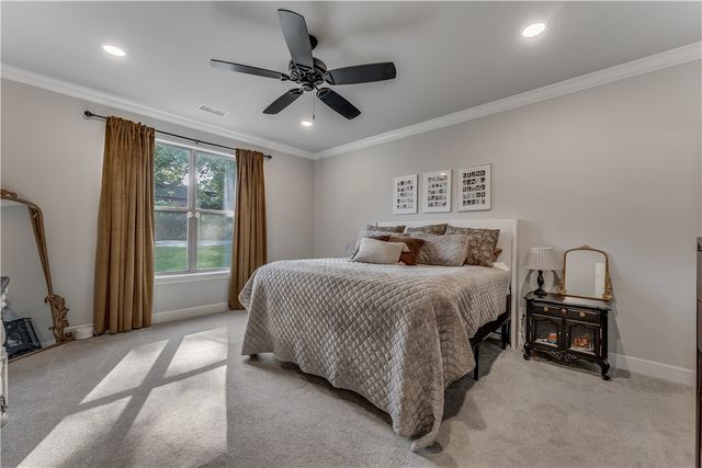 13 Hinckley Circle, Bella Vista, AR 72714