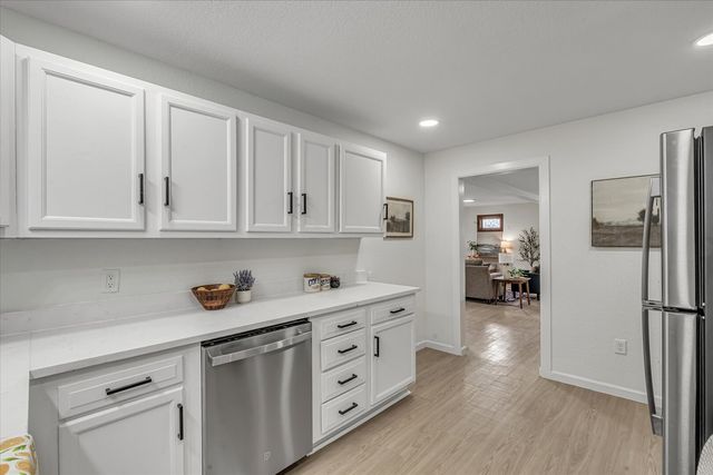 1219 Devils Glen Road, Bettendorf, IA 52722