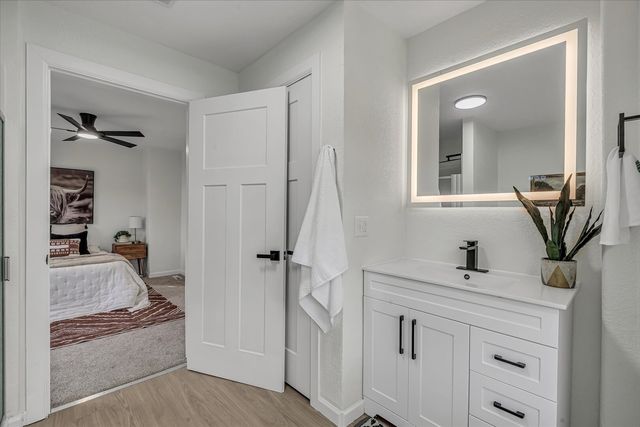1219 Devils Glen Road, Bettendorf, IA 52722