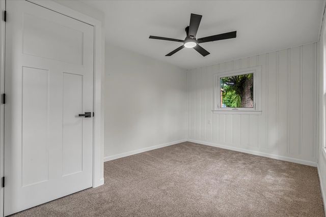 1219 Devils Glen Road, Bettendorf, IA 52722