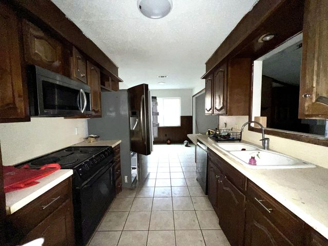 7807 Vernon Avenue, Lubbock, TX 79423