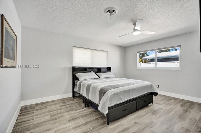 200 SE 3rd St, Pompano Beach, FL 33060