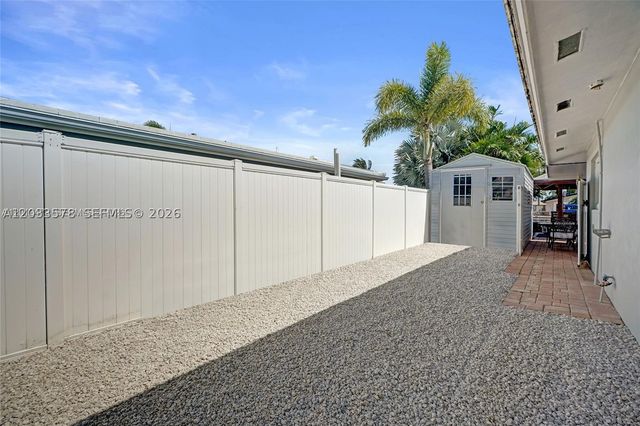 200 SE 3rd St, Pompano Beach, FL 33060