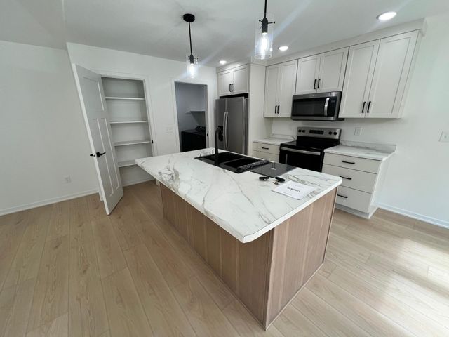 1426 Sunrise Avenue SE, Rochester, MN 55904