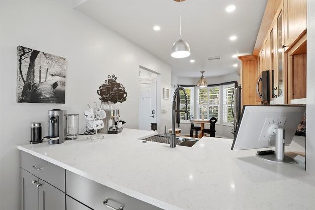 732 LIGHTHOUSE DRIVE, Tarpon Springs, FL 34689