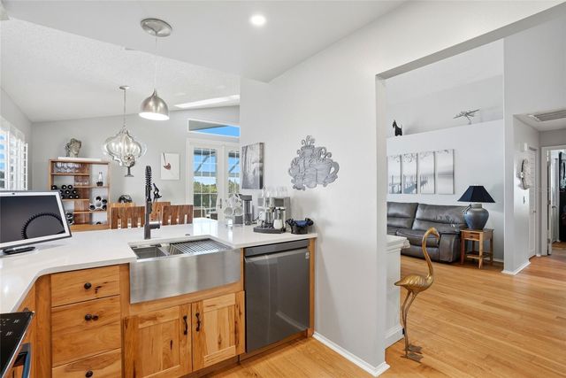 732 LIGHTHOUSE DRIVE, Tarpon Springs, FL 34689