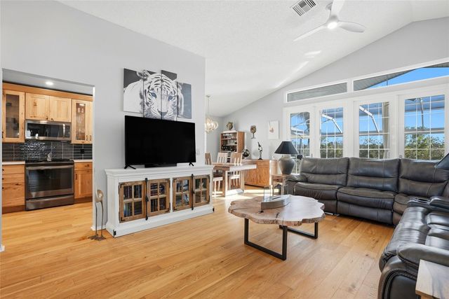 732 LIGHTHOUSE DRIVE, Tarpon Springs, FL 34689