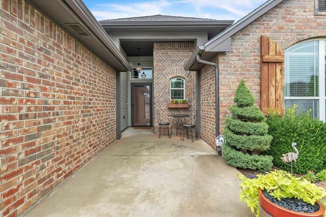 15925 POSITANO Drive, Edmond, OK 73013