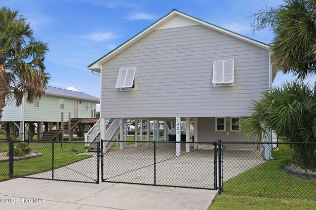 1023 1st Street, Holly Ridge, NC 28445