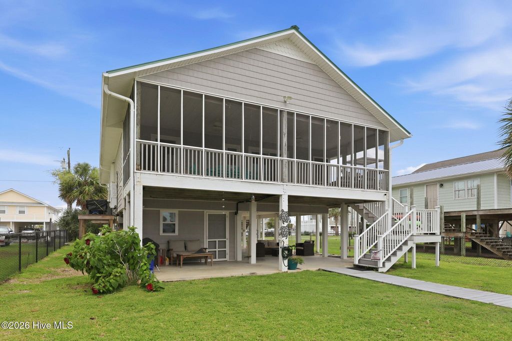1023 1st Street, Holly Ridge, NC 28445