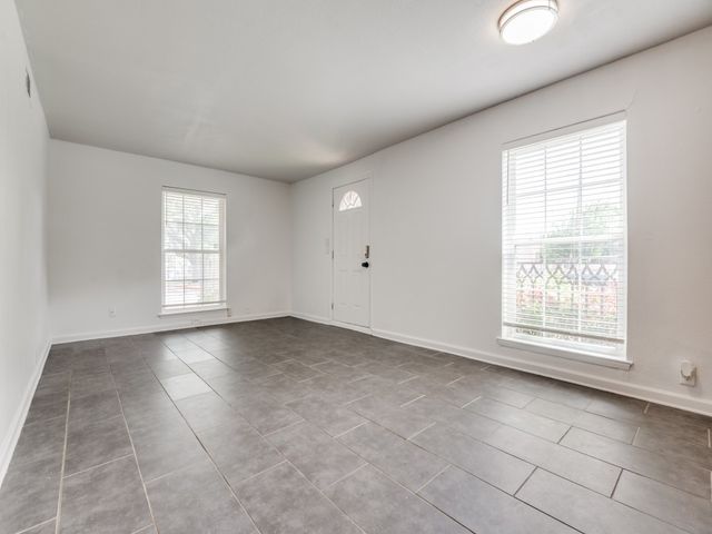 5234 Fleetwood Oaks Avenue 120, Dallas, TX 75235