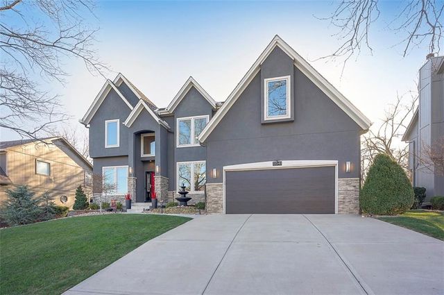 11541 S Brentwood Street, Olathe, KS 66061
