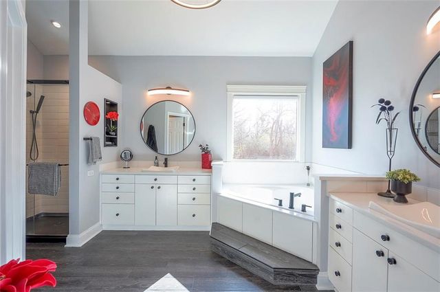 11541 S Brentwood Street, Olathe, KS 66061