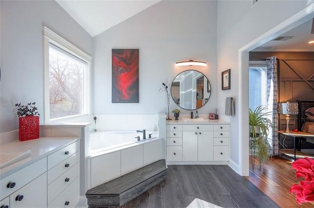 11541 S Brentwood Street, Olathe, KS 66061