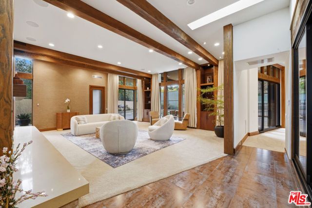 17424 Cumpston Street, Encino (los Angeles), CA 91316