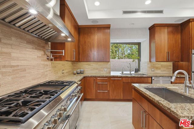 17424 Cumpston Street, Encino (los Angeles), CA 91316