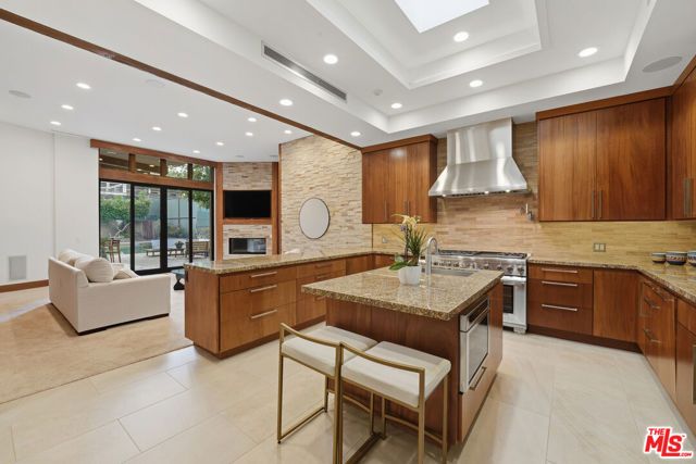 17424 Cumpston Street, Encino (los Angeles), CA 91316