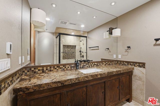 17424 Cumpston Street, Encino (los Angeles), CA 91316