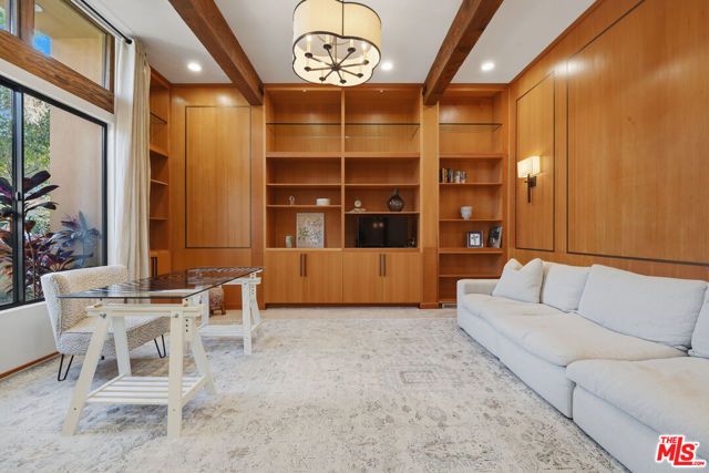 17424 Cumpston Street, Encino (los Angeles), CA 91316