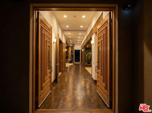 17424 Cumpston Street, Encino (los Angeles), CA 91316