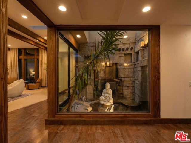 17424 Cumpston Street, Encino (los Angeles), CA 91316