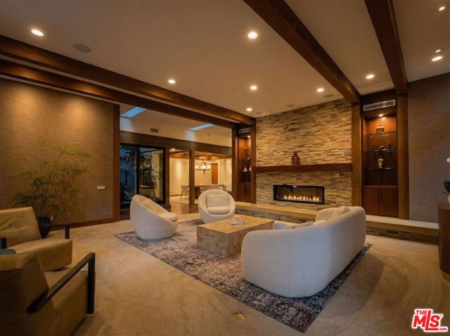 17424 Cumpston Street, Encino (los Angeles), CA 91316