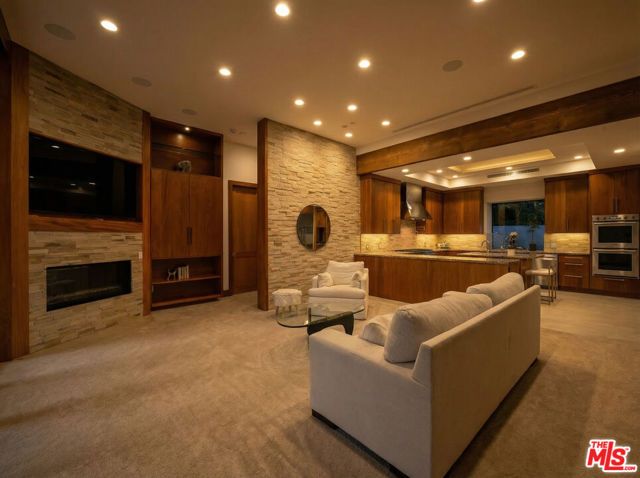 17424 Cumpston Street, Encino (los Angeles), CA 91316