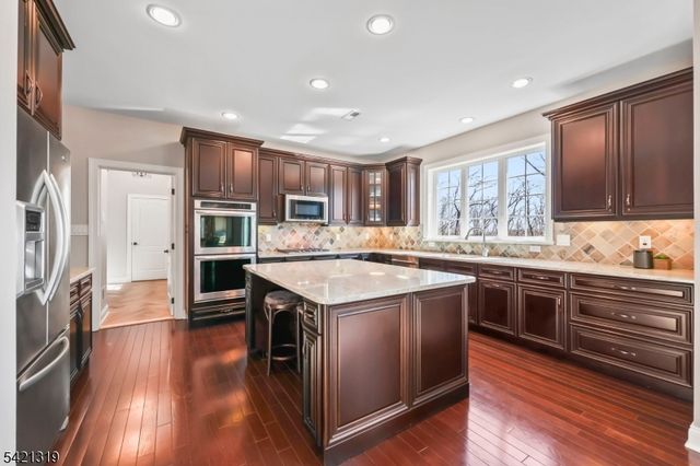 12 Skyline Dr, Randolph Twp., NJ 07869