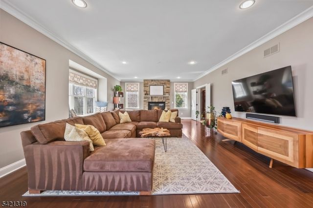 12 Skyline Dr, Randolph Twp., NJ 07869