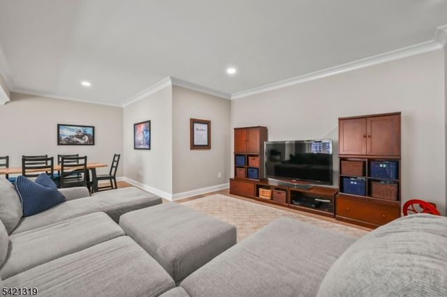 12 Skyline Dr, Randolph Twp., NJ 07869