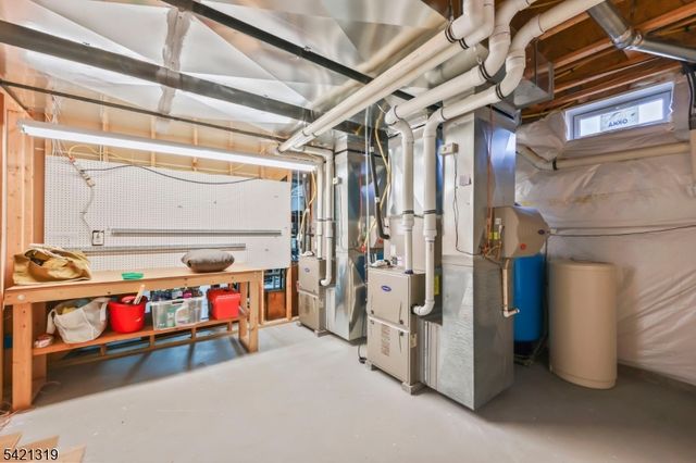 12 Skyline Dr, Randolph Twp., NJ 07869