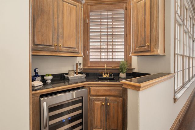 7 Knightwood Court, Dallas, TX 75225