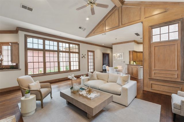 7 Knightwood Court, Dallas, TX 75225