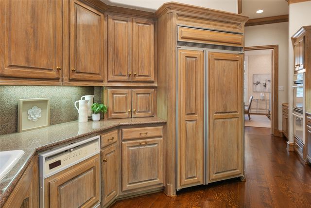7 Knightwood Court, Dallas, TX 75225