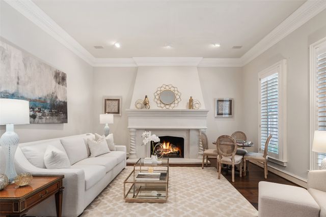 7 Knightwood Court, Dallas, TX 75225