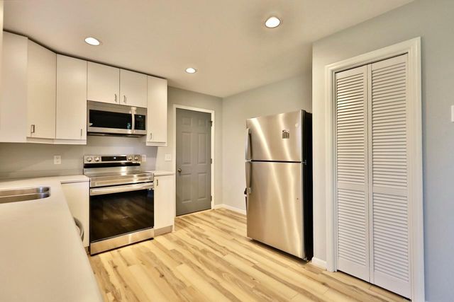 2613 Cochise Trail, Fitchburg, WI 53711