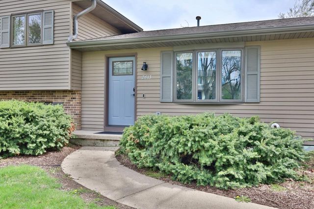 2613 Cochise Trail, Fitchburg, WI 53711