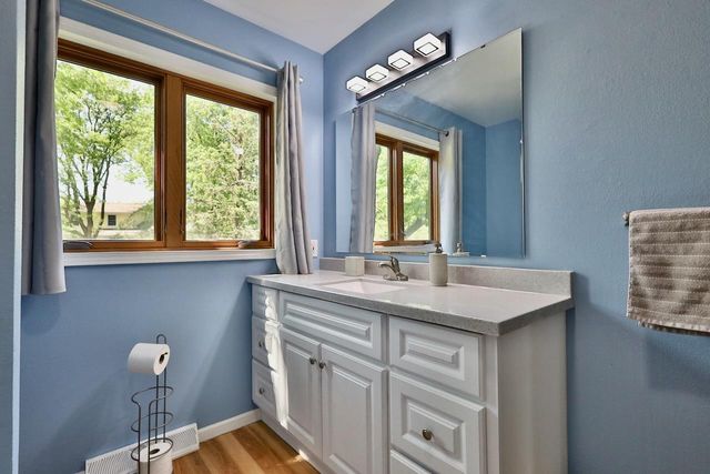 2613 Cochise Trail, Fitchburg, WI 53711