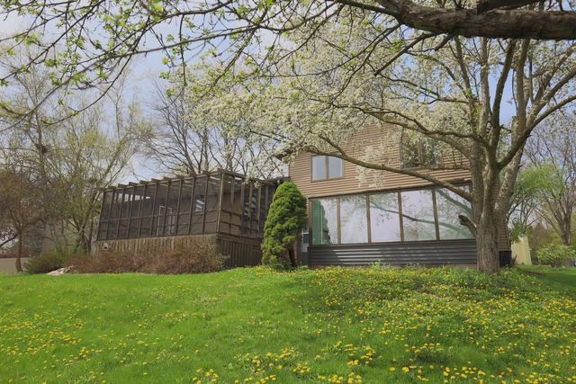 2613 Cochise Trail, Fitchburg, WI 53711
