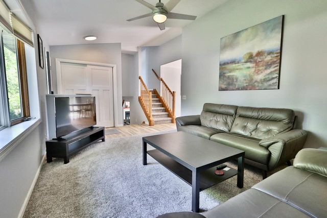 2613 Cochise Trail, Fitchburg, WI 53711