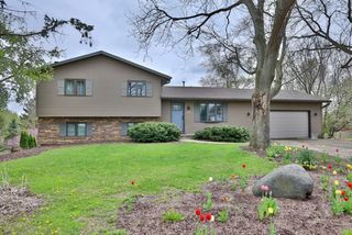 2613 Cochise Trail, Fitchburg, WI 53711
