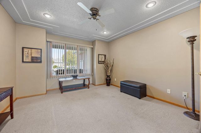 631 15th Avenue E, West Fargo, ND 58078