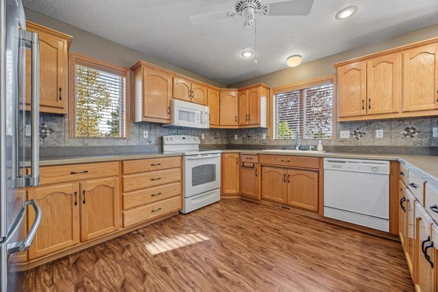 631 15th Avenue E, West Fargo, ND 58078