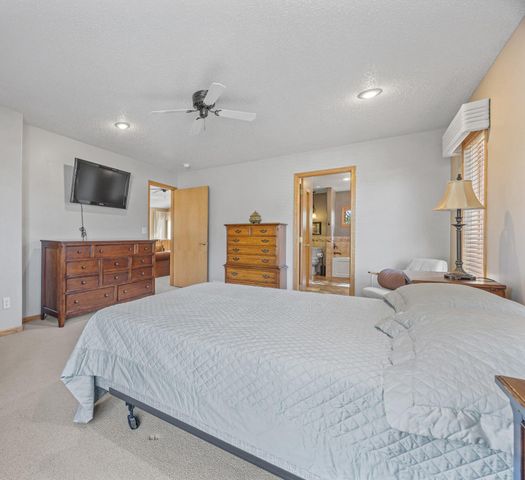 631 15th Avenue E, West Fargo, ND 58078