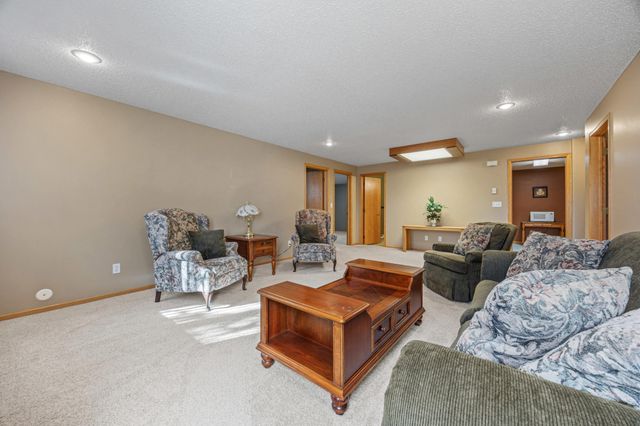 631 15th Avenue E, West Fargo, ND 58078